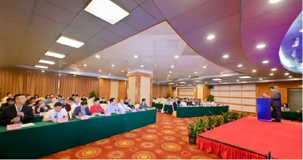 QGM은 2024 엔지니어링 건축 자재 제품 기계 지점 연례 회의 및 산업 교육 교환 회의에 초대되었습니다.