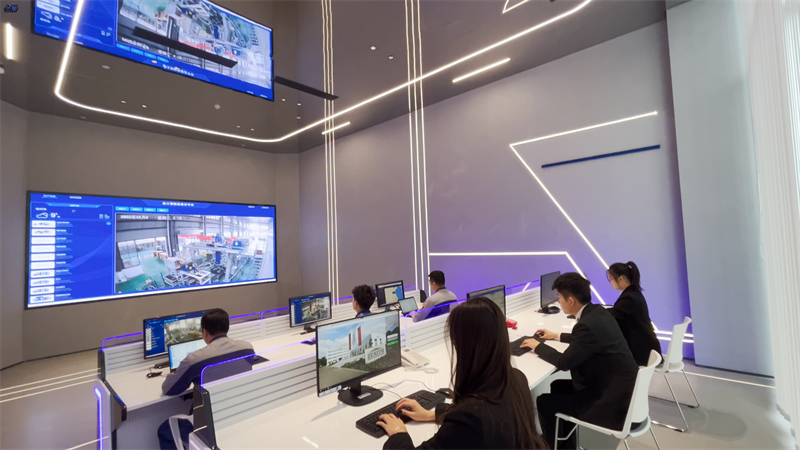 QGM Machinery: 40년 이상 본업을 심도있게 육성하여 혁신의 최전선에 서서 국제적인 시각으로 세계적으로 확장하고 있습니다.