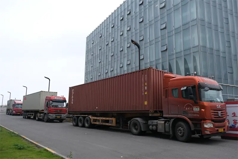 QGM 벽돌 제조 기계를 중동에 출하하여 지역 건설의 새로운 도약을 돕습니다.